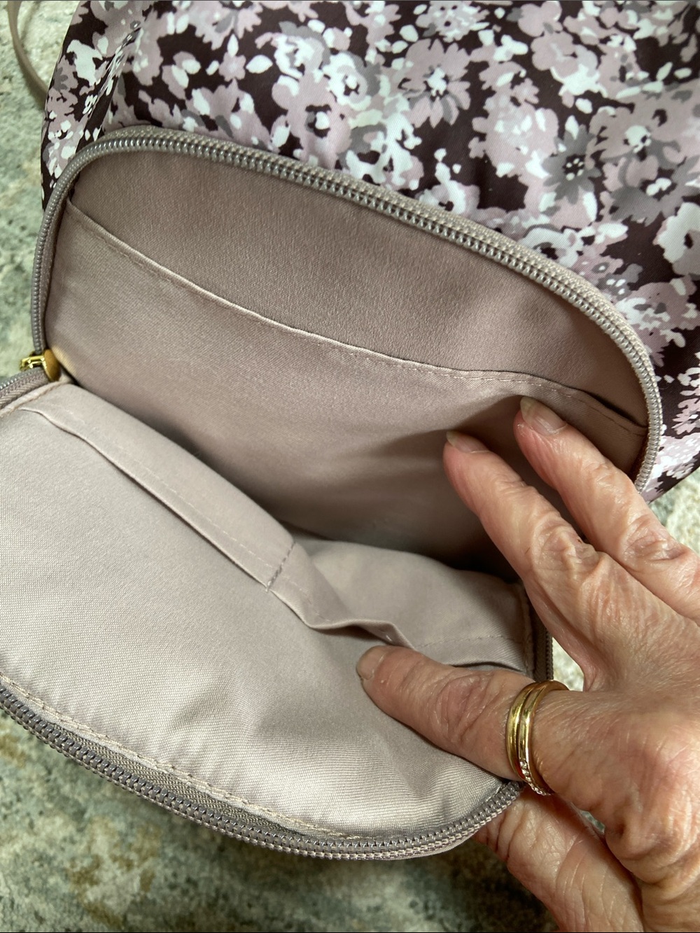 Isaac Mizrahi Mauve Plum Floral Drawstring Bucket Bag with Cardholder - Picture 5 of 13